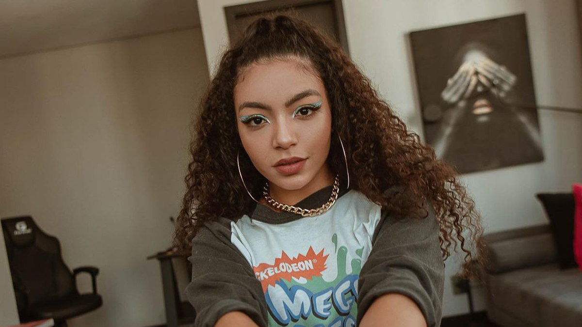 Any Gabrielly revela que já levou cantada de famoso durante live