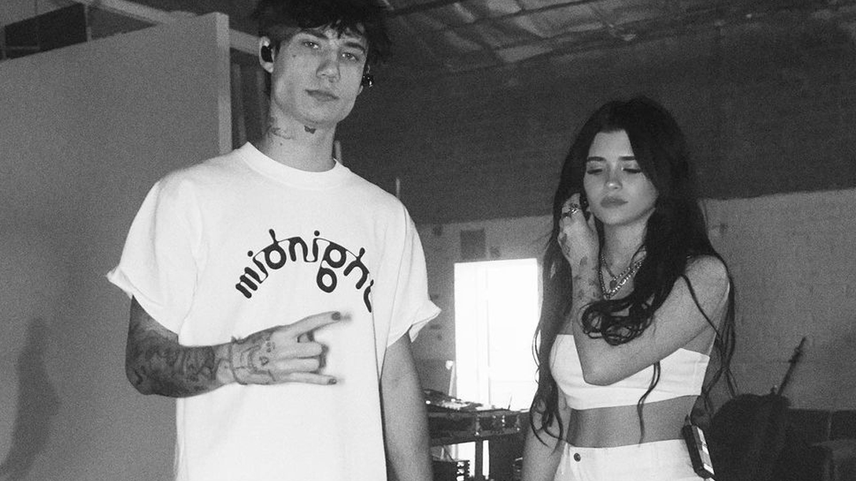Você sabia Nessa Barrett e Jaden Hossler lançaram mais uma música juntos? Vem ouvir 'I'm Dead'
