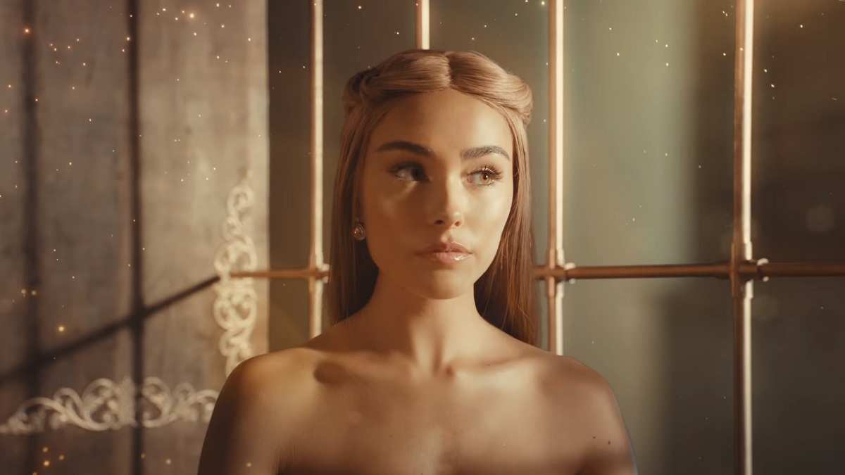 Madison Beer co-dirigiu o clipe de seu novo single, 'Reckless'