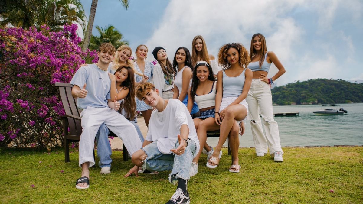 Now United faz tour pela ilha secreta que estão no Brasil; vem ver