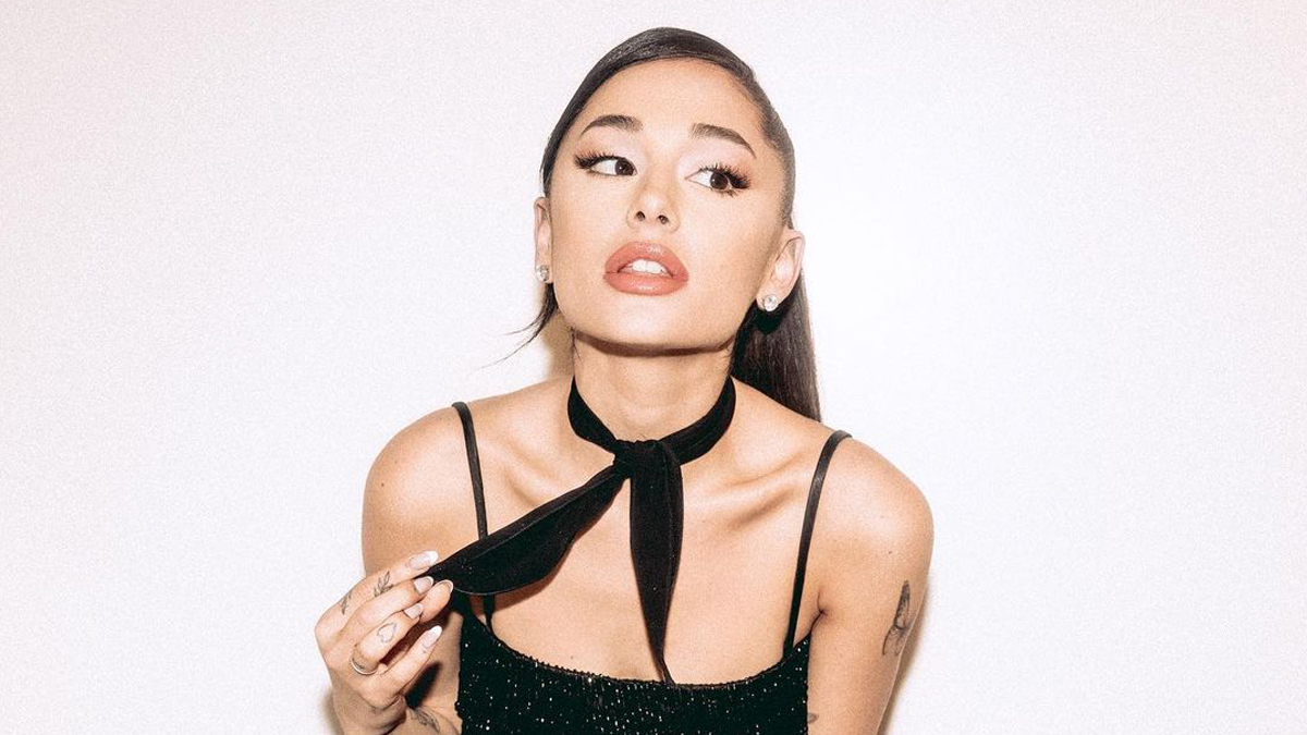 Homem é preso na frente da casa de Ariana Grande com faca após insistir em ver a cantora