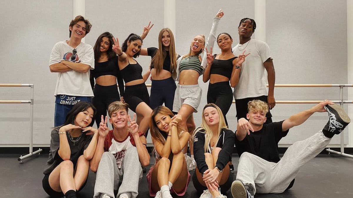 O Now United já encontrou os 12 fãs que levaram para Abu Dhabi e você precisa ver esse momento
