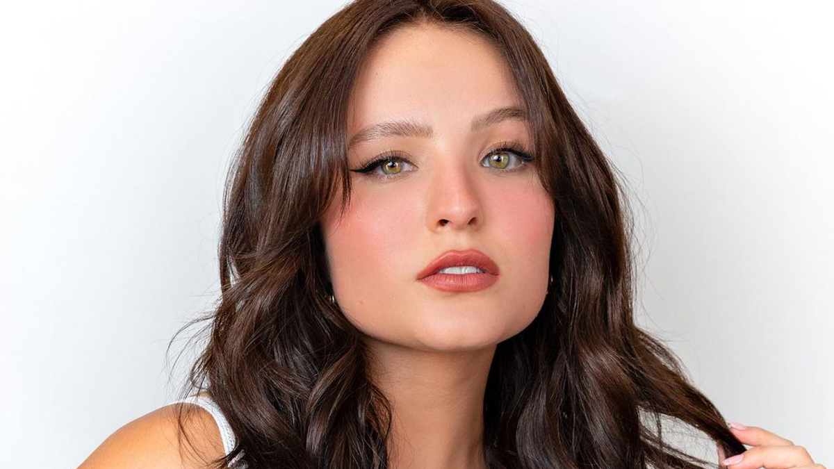 Larissa Manoela revela se está ou não namorando e fala sobre saudade de ex