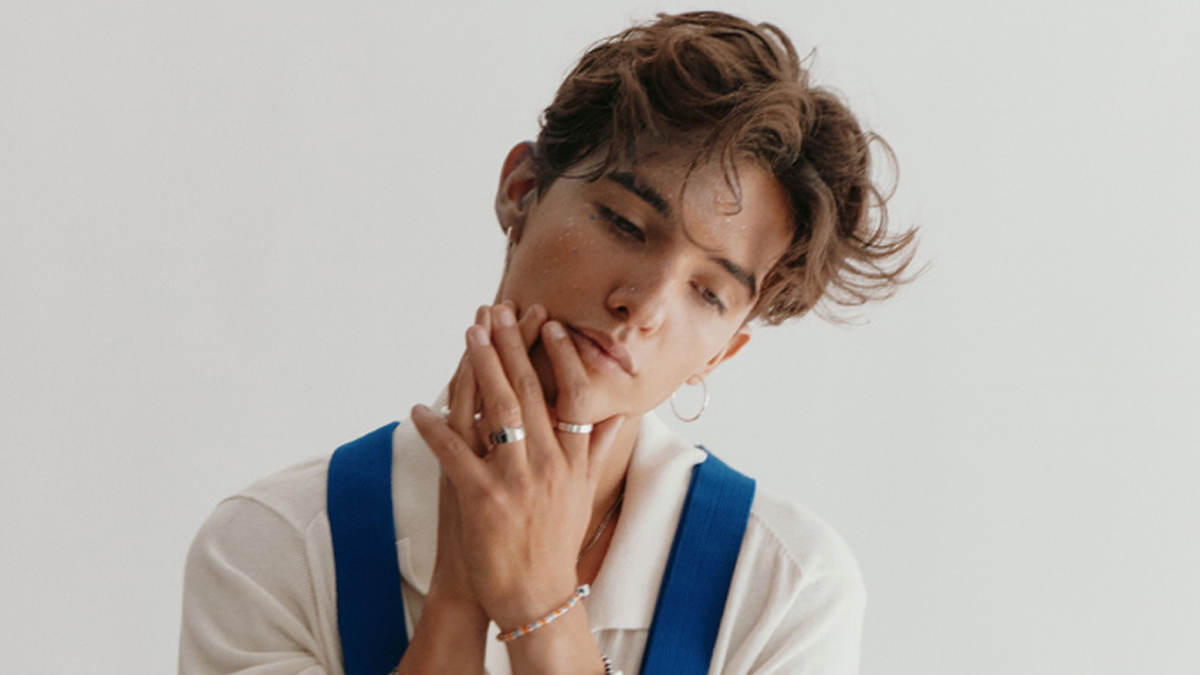 Noah Urrea fala sobre vida amorosa inspirar suas novas músicas: "Estou extremamente nervoso para as pessoas ouvirem"