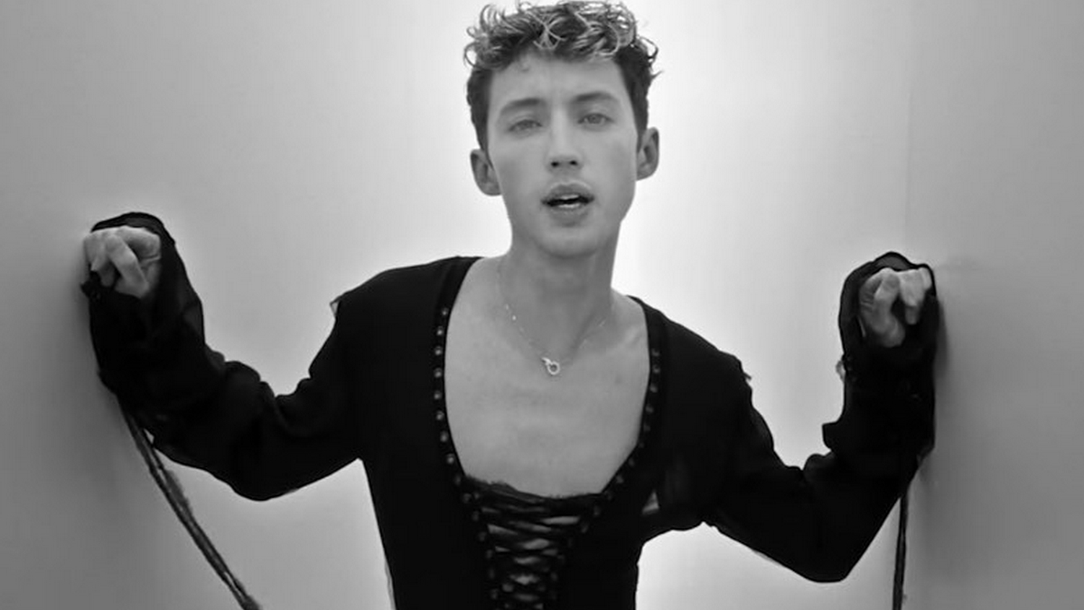 'Angel Baby': Troye Sivan está todo apaixonado em seu novo clipe; assista