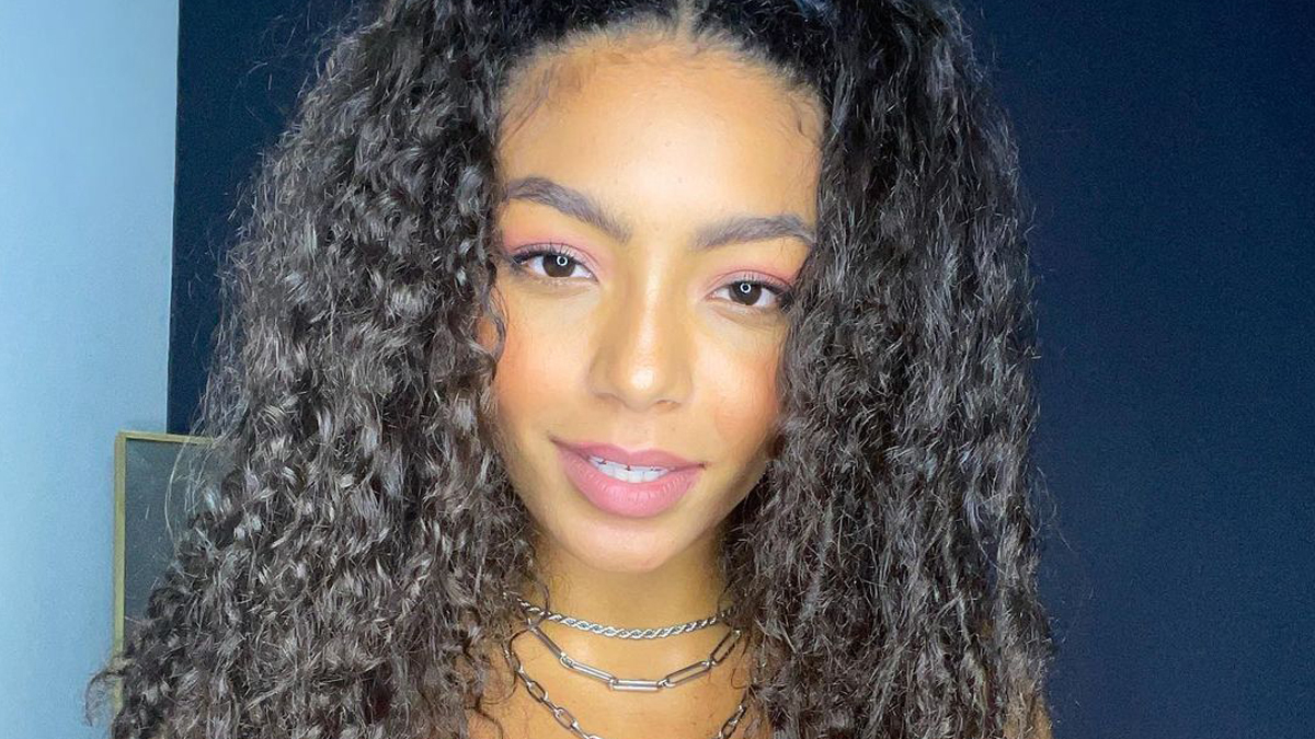 Any Gabrielly faz nova tatuagem com duplo sentido; vem ver