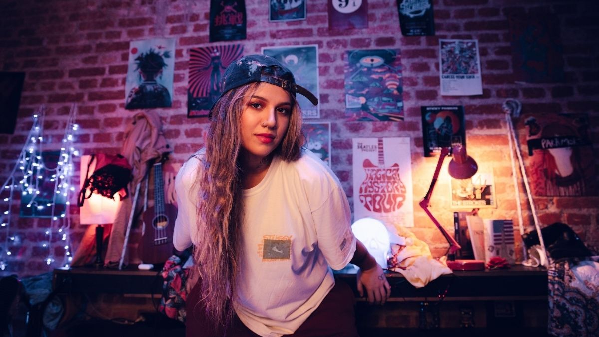 'Teoria do Caos': Elana Dara lança primeiro EP de sua carreira!
