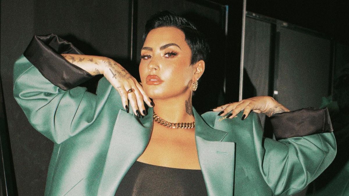 Demi Lovato revela que namoraria um extraterrestre; entenda