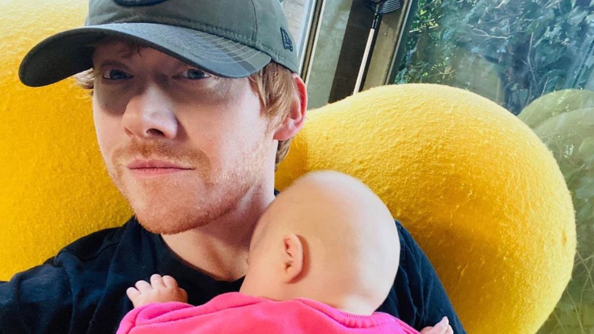 Rupert Grint, ator de Harry Potter, fala sobre paternidade e o quanto está adorando ser pai