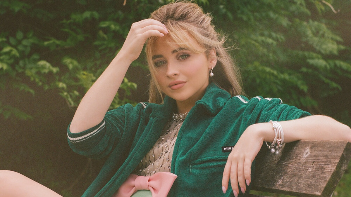 Sabrina Carpenter revela ter escondido o nome de seu novo álbum em trabalho recente; venha ver