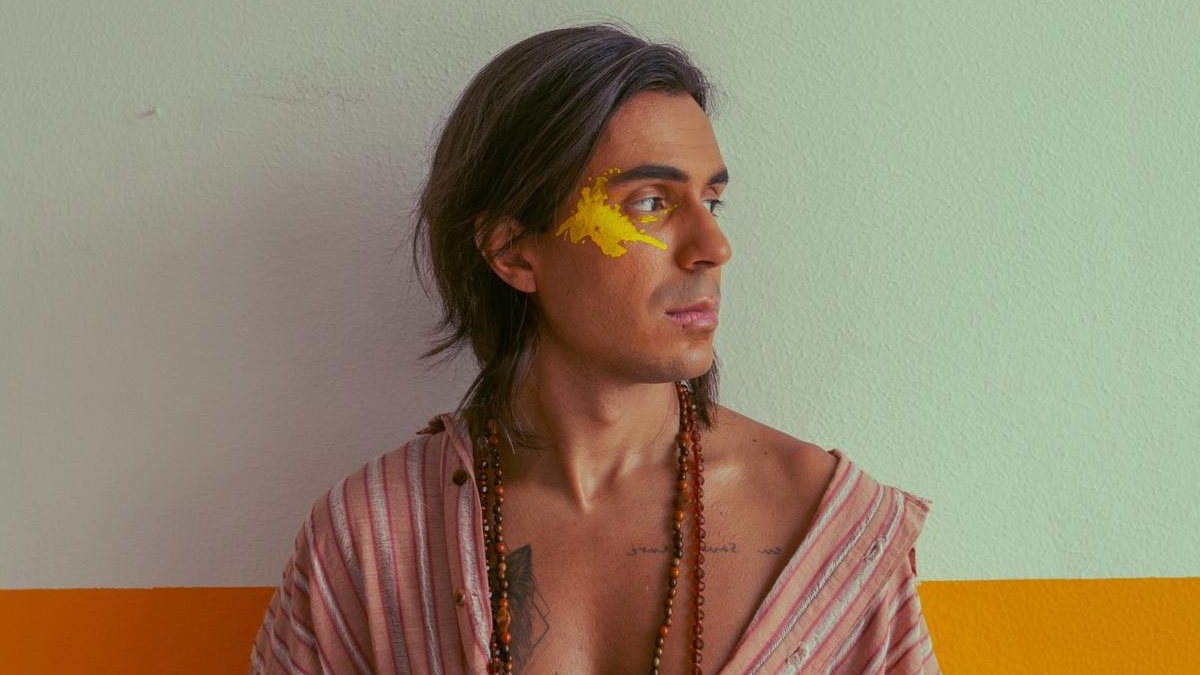 Pe Lu lança nova música 'Baile', parceria contagiante com Sandro
