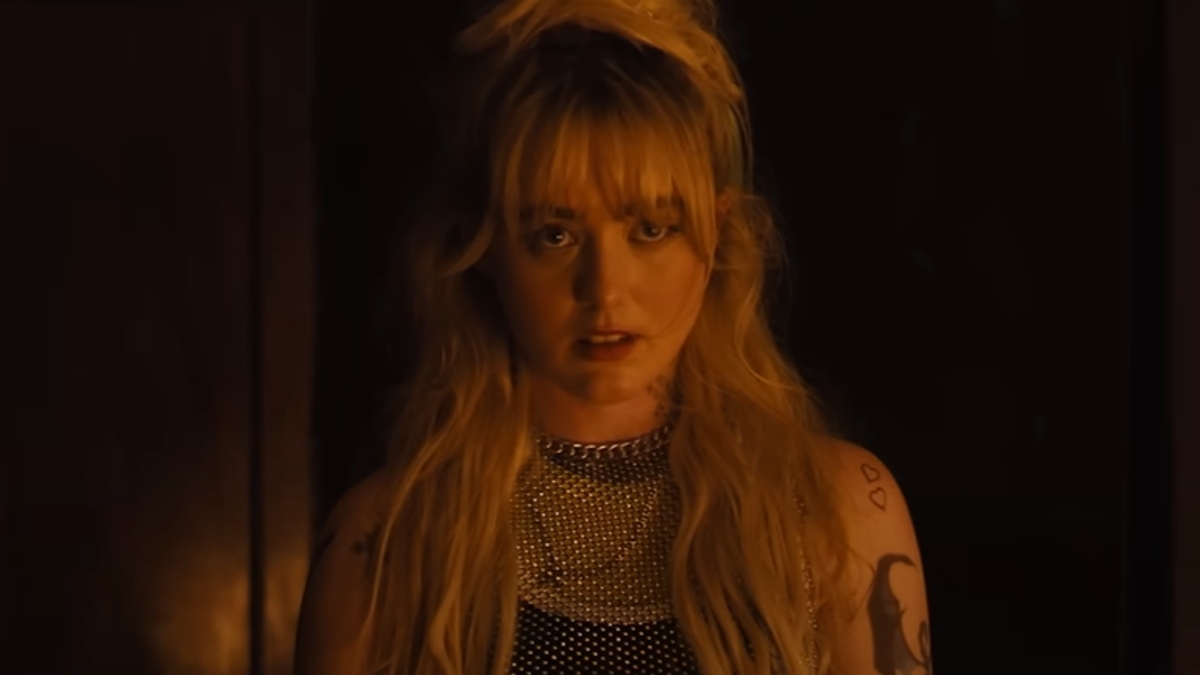 Kathryn Newton conta detalhes das gravações e de sua personagem no novo filme 'Abigail'